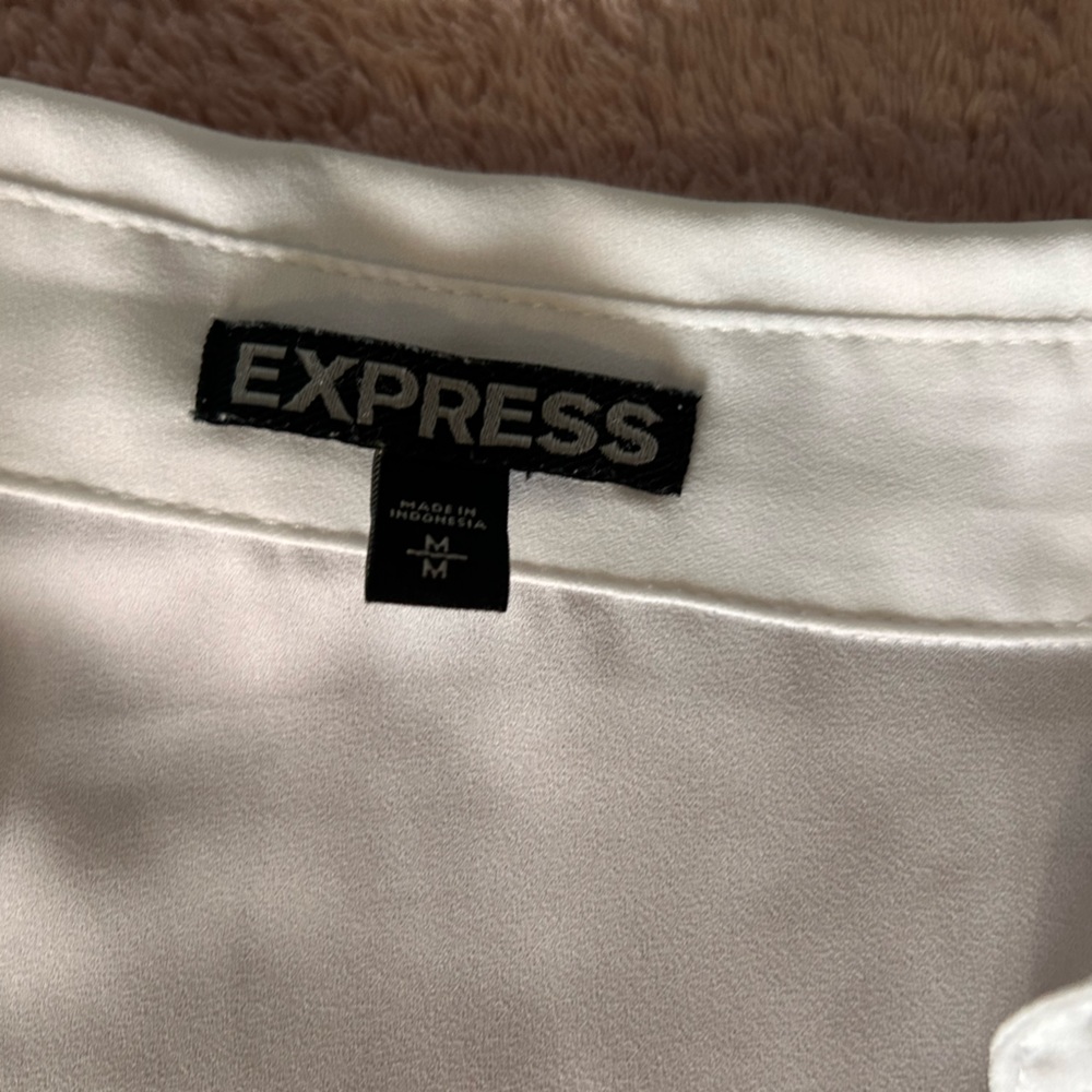 Express button up blouse - Picture 4 of 6